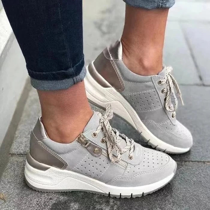 Letvægt Ortopædisk Sko - Sneakers Dame - Kilehæl - Snørebånd - Skridsikker Sko