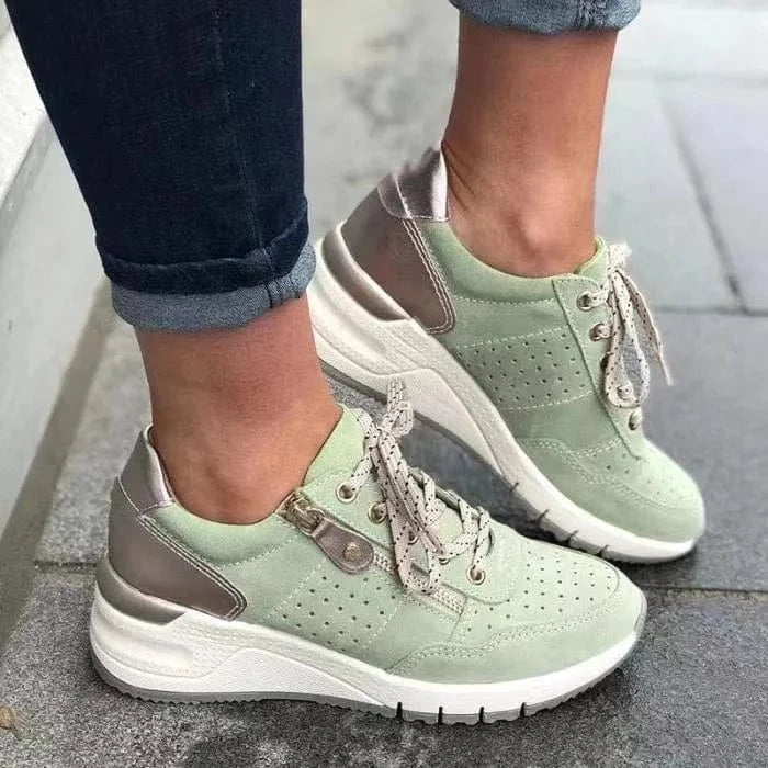 Letvægt Ortopædisk Sko - Sneakers Dame - Kilehæl - Snørebånd - Skridsikker Sko