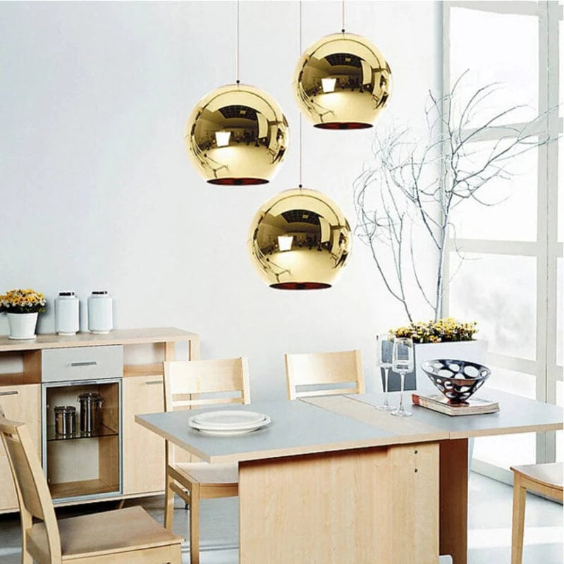 Metallisk Kugle Pendel Lampe - Glas - E27 Pære - 60W