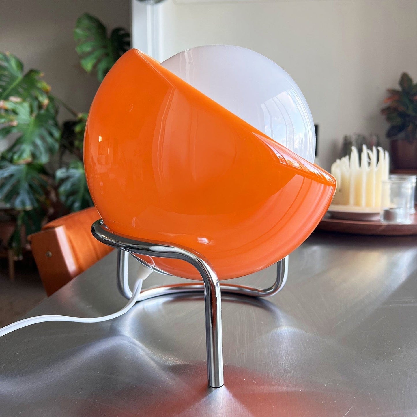 Planet Orange Bordlampe - Glossy - Frostet Glas - USB Udtag - 30cm