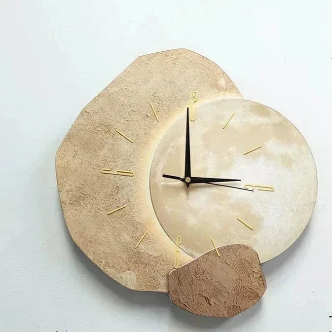 Vægur I Træ med Belysning - Moderne - Lydløst Vægur - Vægur med Tal - 35 cm