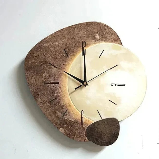 Vægur I Træ med Belysning - Moderne - Lydløst Vægur - Vægur med Tal - 35 cm