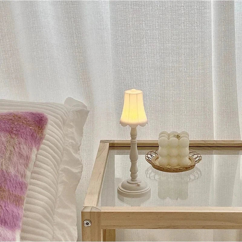 Batteridrevet Mini Bordlampe til Børn - Plastik - Sengelampe - LED Table Lamp Danmarkmode.dk