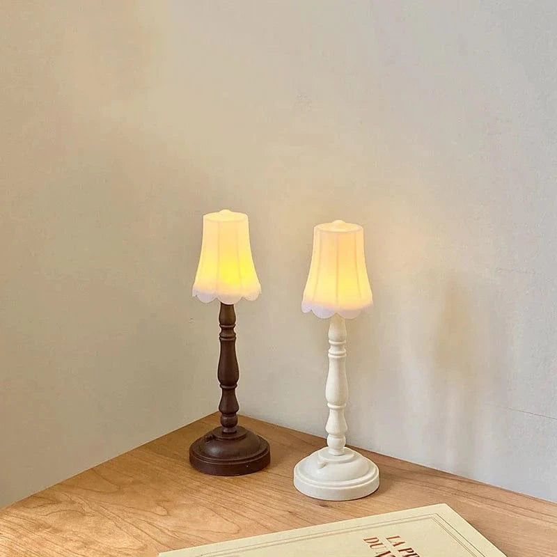 Batteridrevet Mini Bordlampe til Børn - Plastik - Sengelampe - LED Table Lamp Danmarkmode.dk