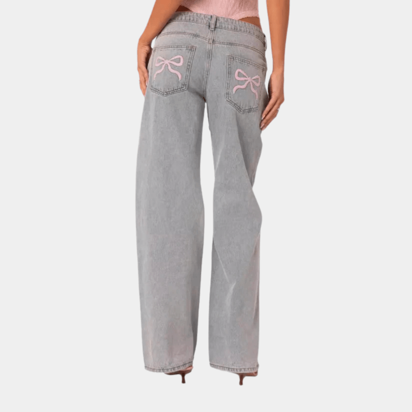 Broderet Lyserød Sløjfe Baggy Jeans Dame - Denim - Streetwear - Lige Jeans Danmarkmode.dk
