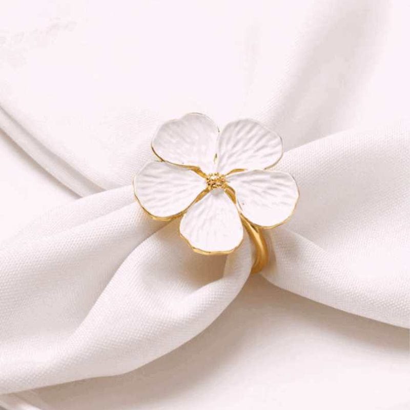 Hvid Blomst Metal Servietringe Sæt - Plum Blossom - Guld - 6 stk. Napkin Rings Danmarkmode.dk