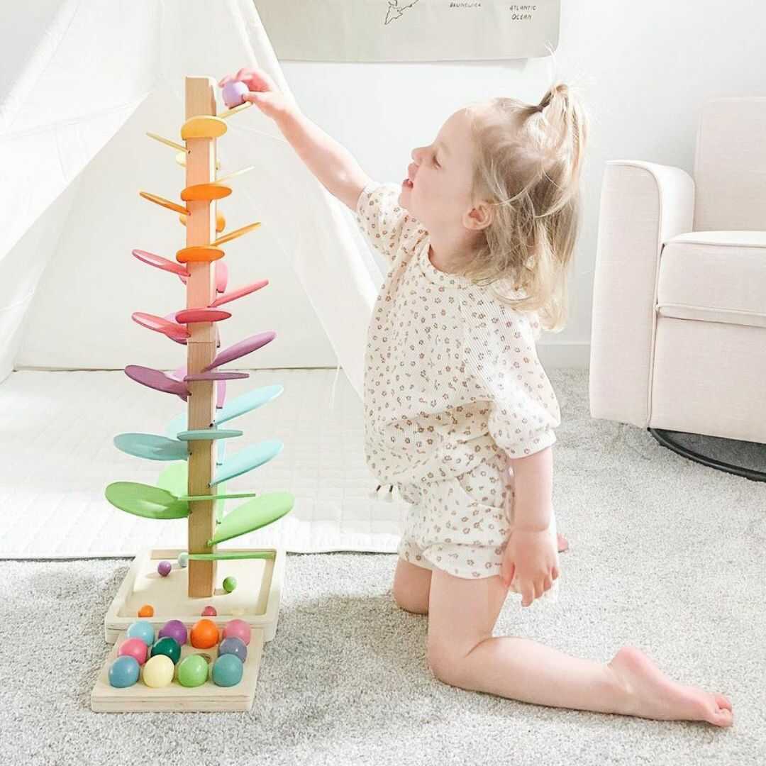 Interaktivt regnbue lydtræ – Trælegetøj med kugler – Sanse- og motorikudvikling Musical Toys Danmarkmode
