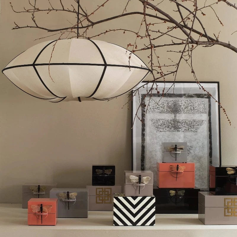 Japandi Stof UFO Pendellampe - Silke - Lanterne - Moderne Ceiling Light Fixtures Danmarkmode.dk