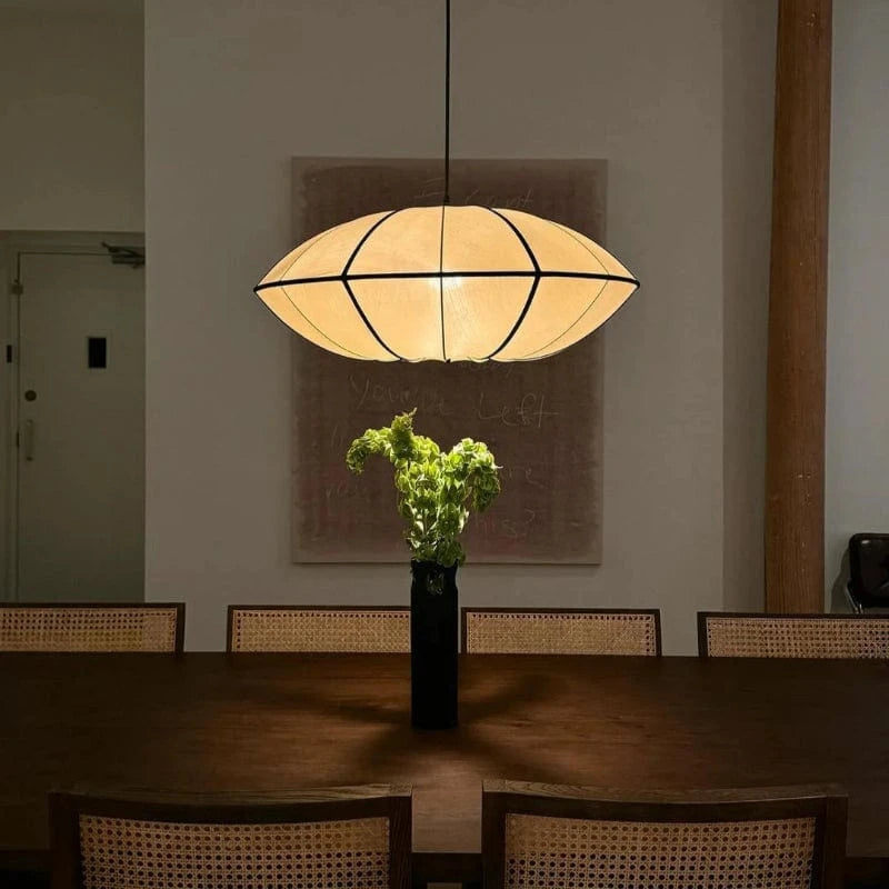 Japandi Stof UFO Pendellampe - Silke - Lanterne - Moderne Ceiling Light Fixtures Danmarkmode.dk