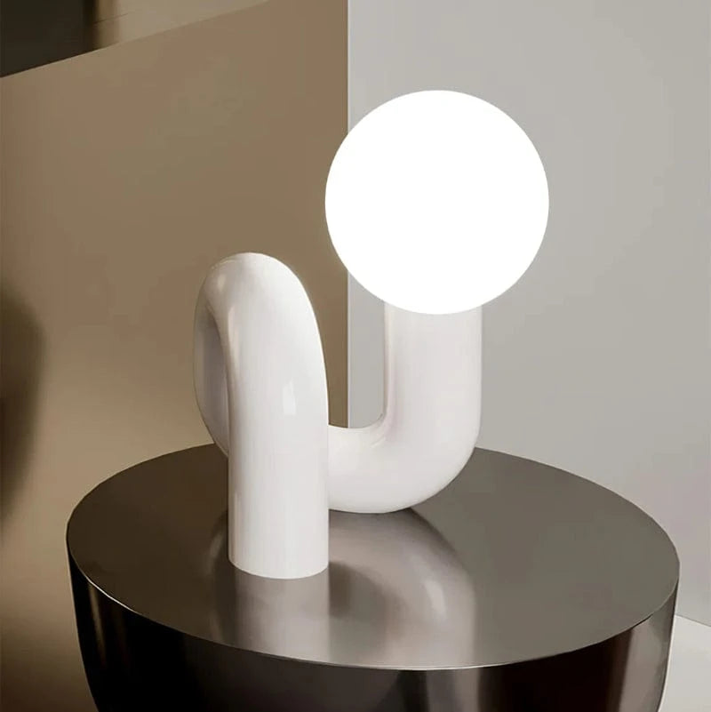 Legesyg S-kurve Glas Bordlampe - Moderne - Resin - Sfære Table Lamp Danmarkmode.dk