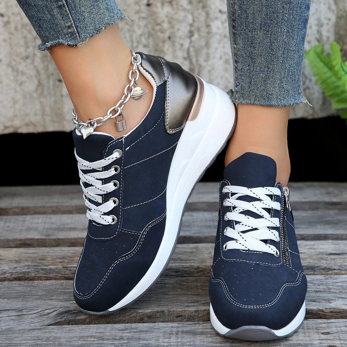 Letvægt Ortopædisk Sko - Sneakers Dame - Kilehæl - Snørebånd - Skridsikker Sko Orthopedic shoes Danmarkmode.dk