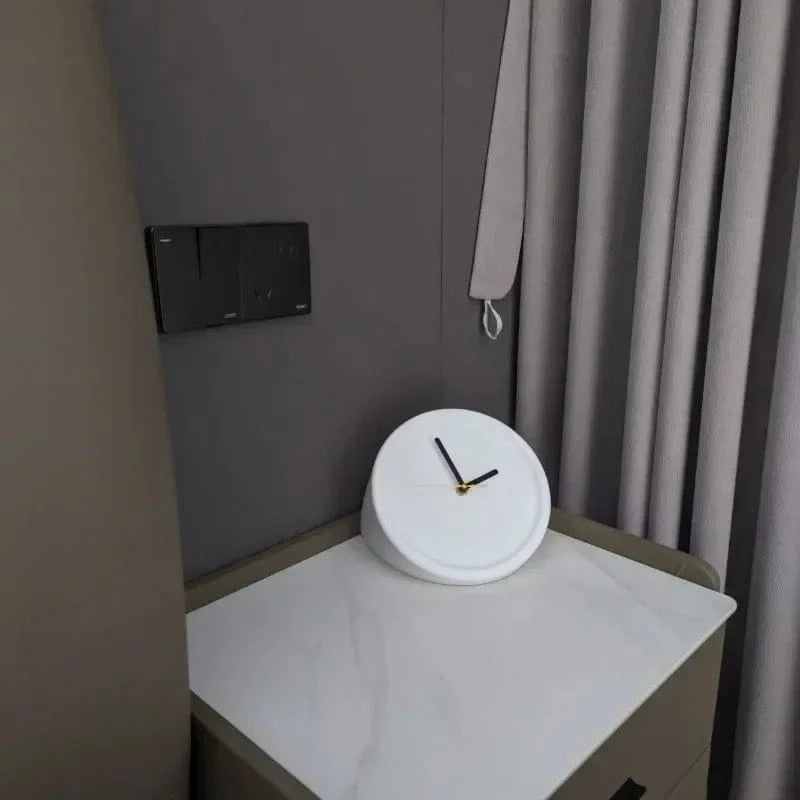 Minimalistisk Analogt Hjørne Vægur - Lydløst Vægur - Vægkunst - Ø20cm Wall Clock Danmarkmode.dk