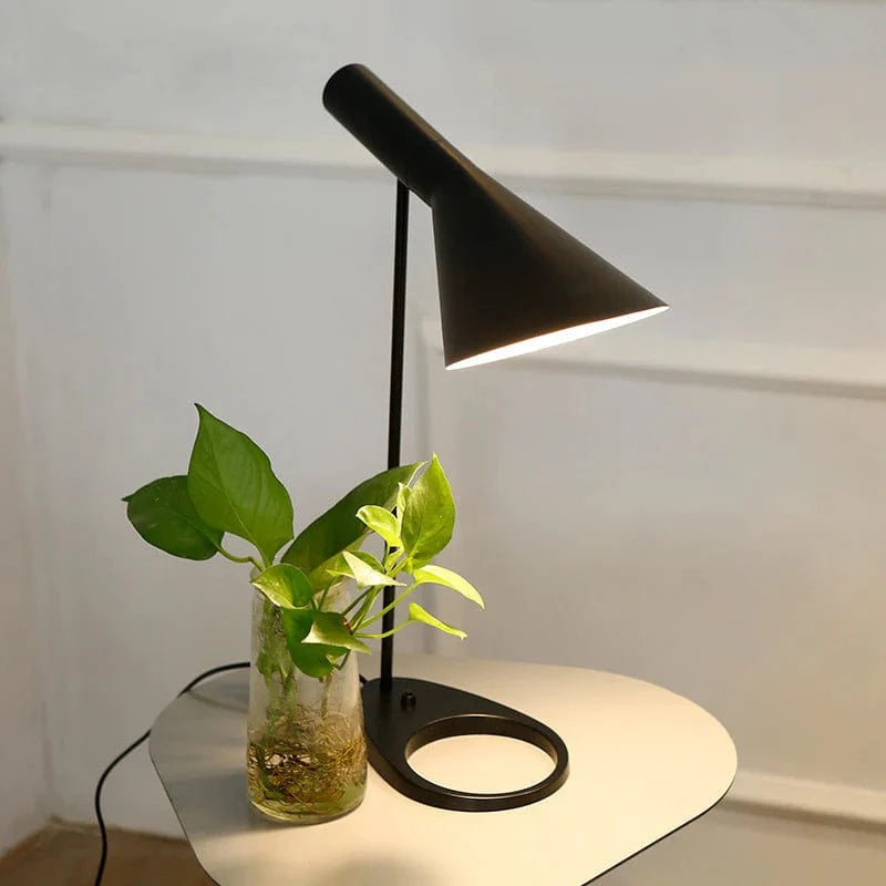 Moderne Kegle Skrivebordslampe - Matte - E27 Pære - Jern Table Lamp Danmarkmode.dk