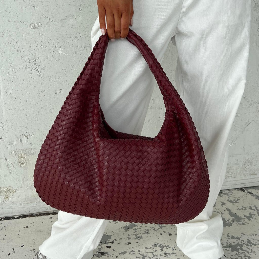 Multifunktionel skuldertaske - stilfuld, vegansk læder, dametaske, elegant design, topkvalitet, alsidig modetilbehør Shoulder Bag Danmarkmode.dk