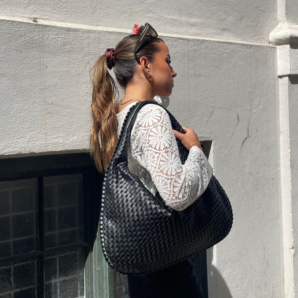 Multifunktionel skuldertaske - stilfuld, vegansk læder, dametaske, elegant design, topkvalitet, alsidig modetilbehør Shoulder Bag Danmarkmode.dk