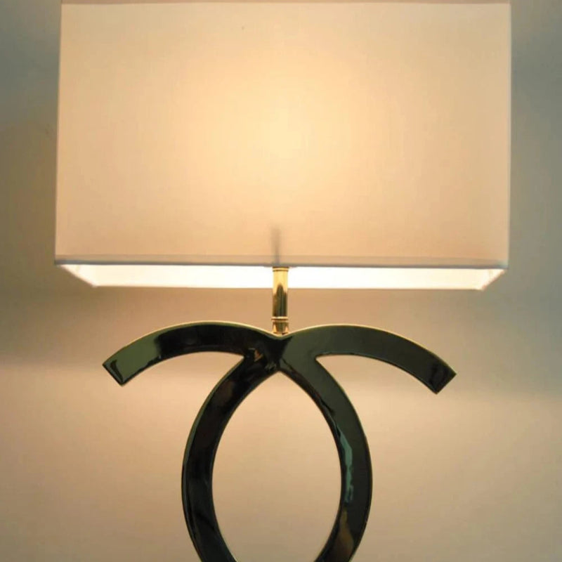 Rektangulær Skærm Dobbelt C Bordlampe - LED Pære - Rustfrit Stål - Stof Table Lamp Danmarkmode.dk
