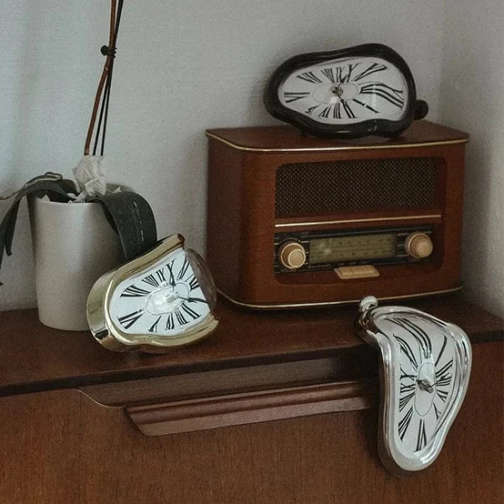 Salvador Dali Romertal Smelteur - Lydløst Vægur - 90 grader - Surrealisme Clocks Danmarkmode.dk