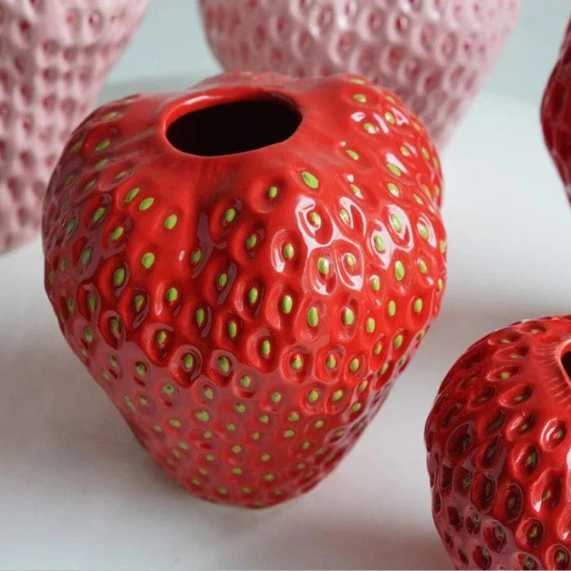 Strawberry Keramik Vaser - Blomsterpotter - Boligindretning - Bordplade Vases Danmarkmode.dk