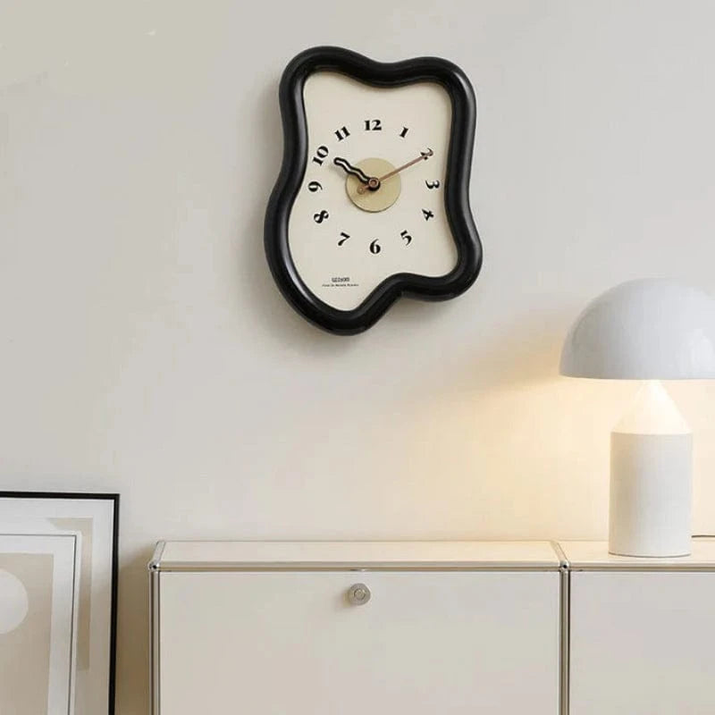 Surrealistisk Smeltning Vægur med Tal - Boligindretning - Lydløst Vægur - MDF Wall Clock Danmarkmode.dk