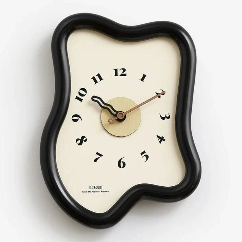 Surrealistisk Smeltning Vægur med Tal - Boligindretning - Lydløst Vægur - MDF Wall Clock Danmarkmode.dk