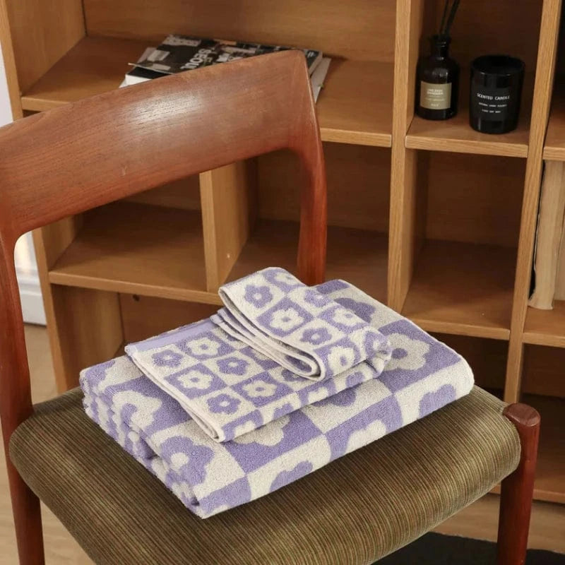 Ternet Blomstermønster Badehåndklæde - Bomuld - Absorberende Bath Towels Danmarkmode.dk