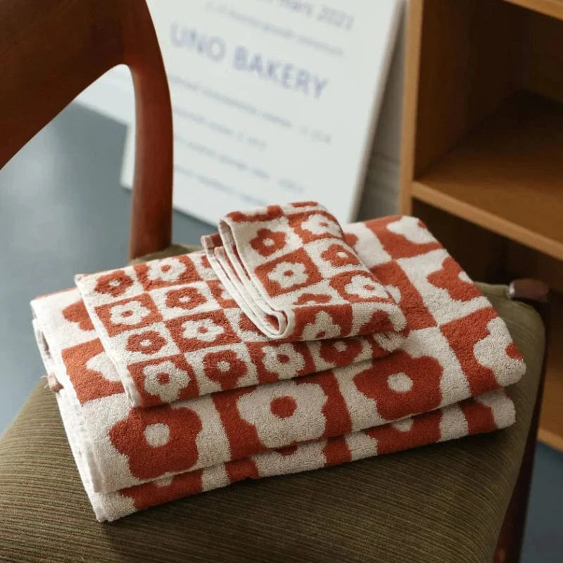 Ternet Blomstermønster Badehåndklæde - Bomuld - Absorberende Bath Towels Danmarkmode.dk