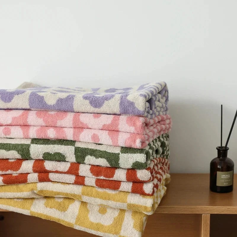 Ternet Blomstermønster Badehåndklæde - Bomuld - Absorberende Bath Towels Danmarkmode.dk