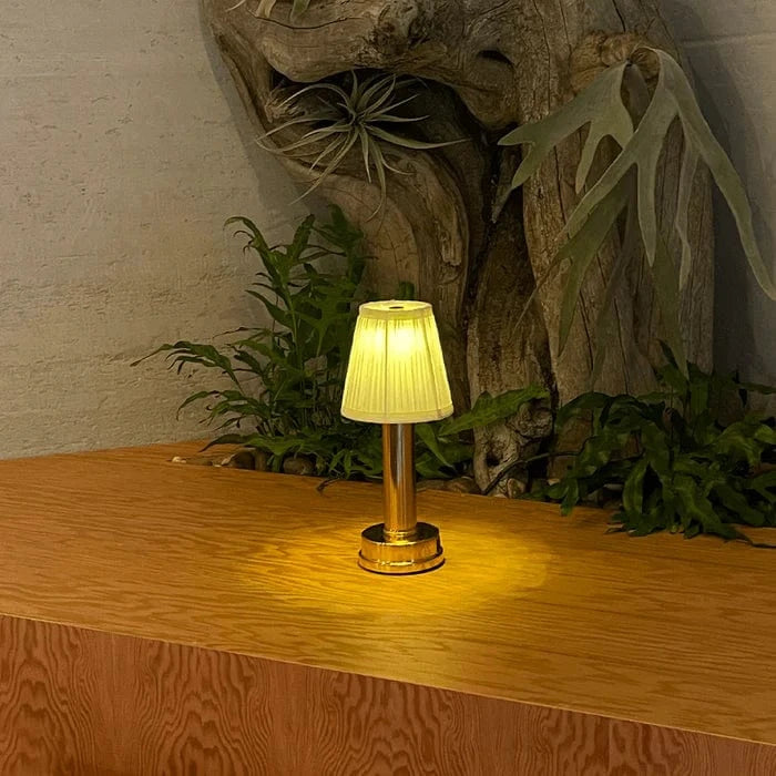 Trådløs Metal Skrivebordslampe - Stof - Dæmpbar - USB genopladelig Table Lamps Danmarkmode.dk