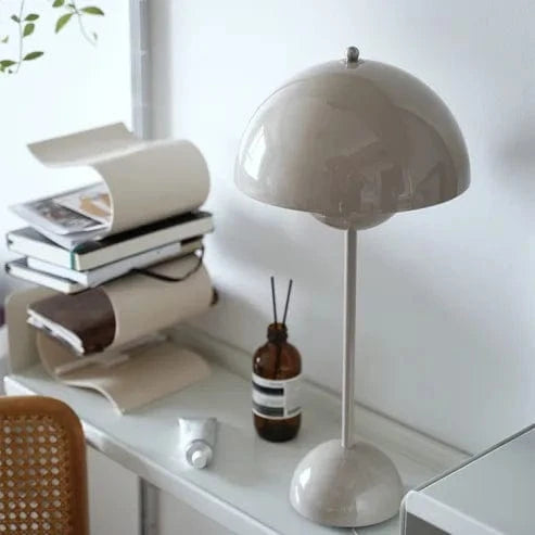 VP9 Flowerpot Bordlampe - Minimalistisk Metal Sidelampe - Trådløs - Dæmpbar Table Lamp Danmarkmode.dk