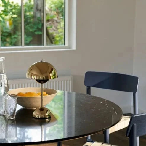 VP9 Flowerpot Bordlampe - Minimalistisk Metal Sidelampe - Trådløs - Dæmpbar Table Lamp Danmarkmode.dk
