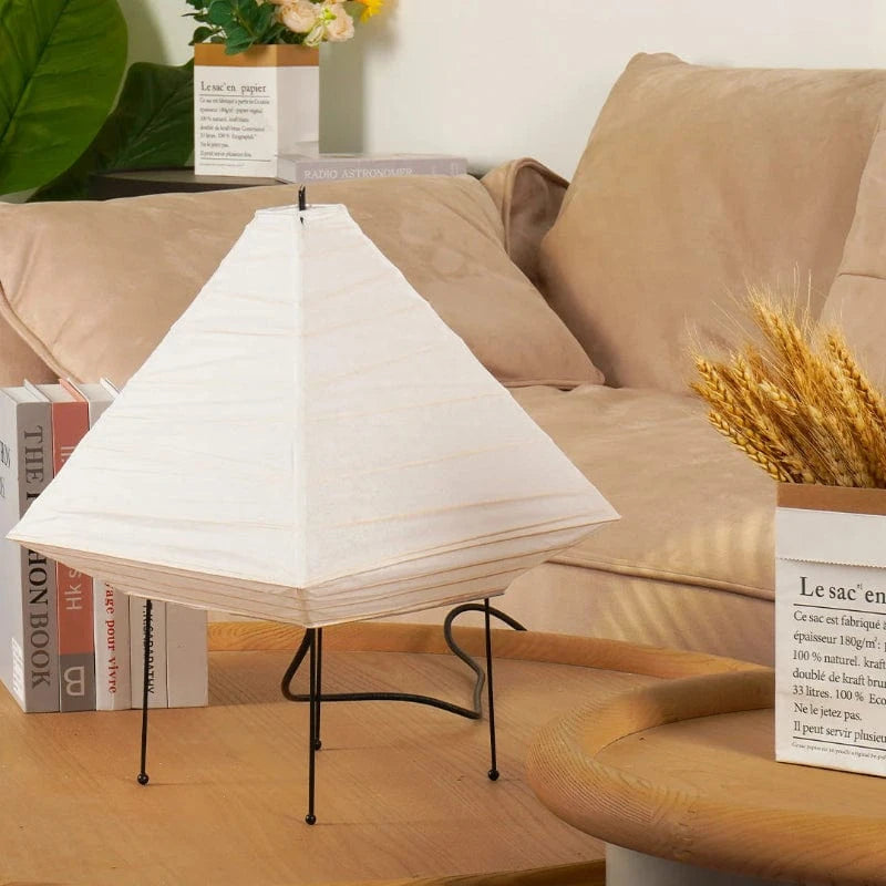 Akari 5X Rispapir Pyramid Bordlampe - Japandi - E27 LED Pære - Natlampe Table Lamp Danmarkmode.dk