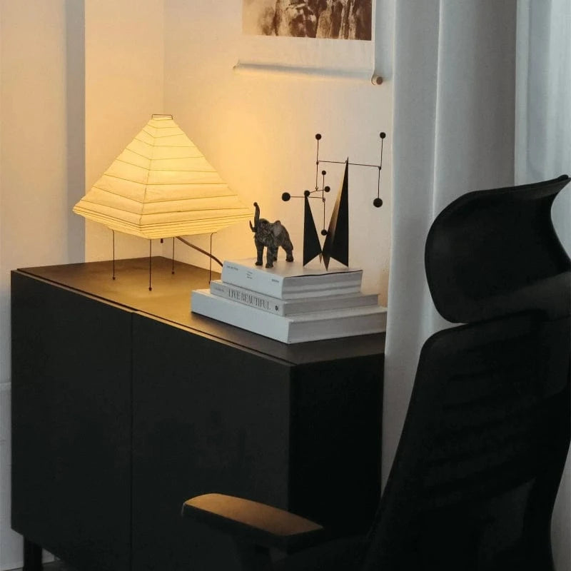 Akari 5X Rispapir Pyramid Bordlampe - Japandi - E27 LED Pære - Natlampe Table Lamp Danmarkmode.dk