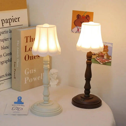 Batteridrevet Mini Bordlampe til Børn - Plastik - Sengelampe - LED Table Lamp Danmarkmode.dk