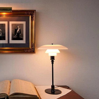 Danish Design PH Glas Bordlampe - Lagdelt Lampeskærm - LED - E27 Pære Table Lamp Danmarkmode.dk
