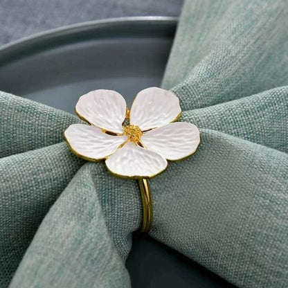 Hvid Blomst Metal Servietringe Sæt  - Plum Blossom - Guld - 6 stk. Napkin Rings Danmarkmode.dk
