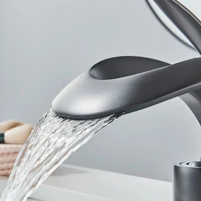Moderne Badeværelse Håndvaskarmatur - Messing - Vandfald - Vandhane Bathroom Sink Faucets Danmarkmode.dk