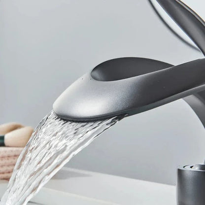 Moderne Badeværelse Håndvaskarmatur - Messing - Vandfald - Vandhane Bathroom Sink Faucets Danmarkmode.dk