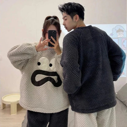 Oversized Monster Fløjl Couple Pyjamas Sæt- Nattøj - Matchende Sæt - Flannel Pajamas Danmarkmode.dk