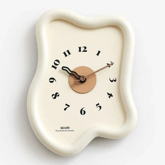 Surrealistisk Smeltning Vægur med Tal - Boligindretning - Lydløst Vægur - MDF Wall Clock Danmarkmode.dk