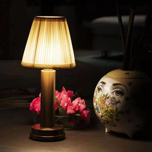 Trådløs Metal Skrivebordslampe - Stof - Dæmpbar - USB genopladelig Table Lamps Danmarkmode.dk
