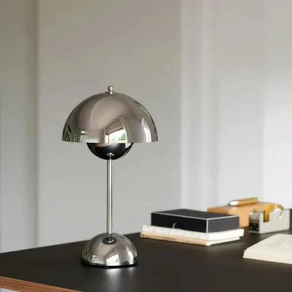 VP9 Flowerpot Bordlampe - Minimalistisk Metal Sidelampe - Trådløs - Dæmpbar Table Lamp Danmarkmode.dk